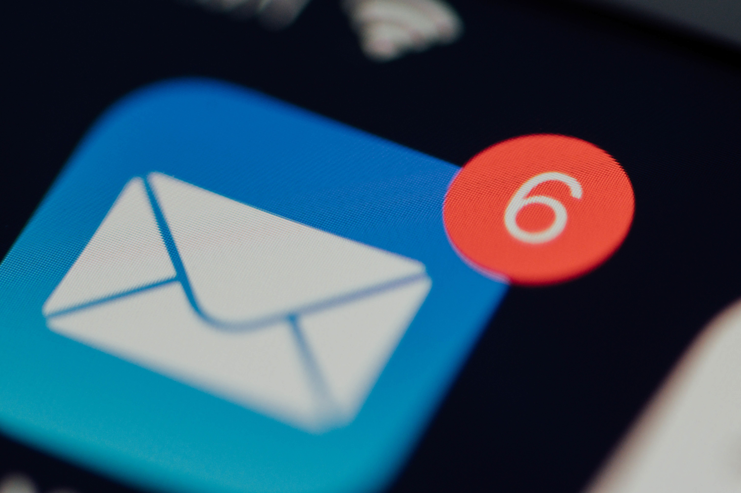 email-app-mobile-phone (1)