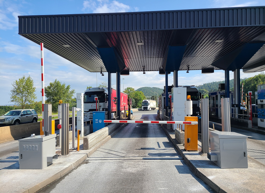 Opus has installed a system for the remote measurement of real-world vehicle emissions at the Irún toll station, located at the border between the Basque Country and France.