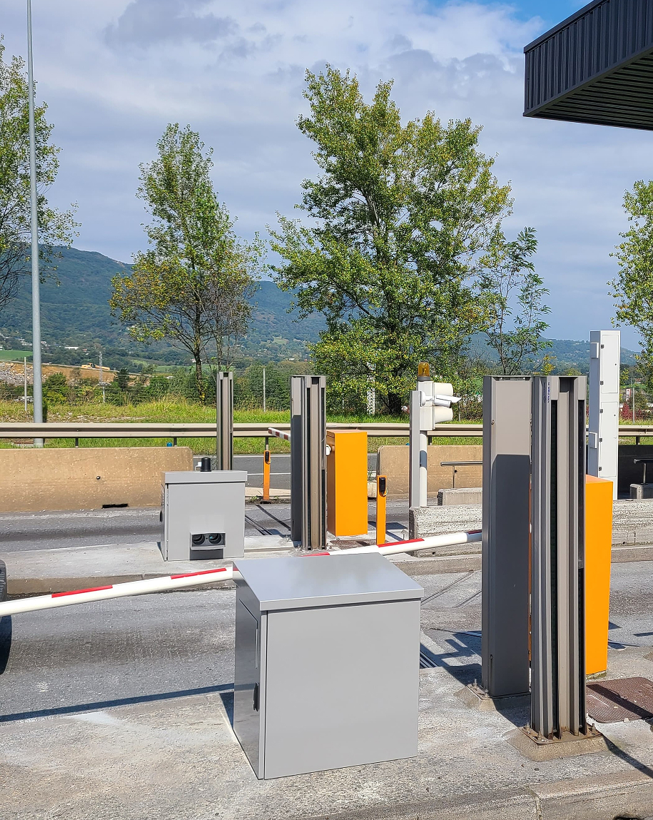 Opus has installed a system for the remote measurement of real-world vehicle emissions at the Irún toll station, located at the border between the Basque Country and France.