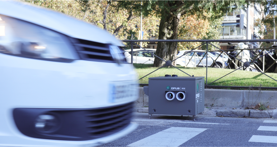 A car passing in front of the remote sensing device in Madrid